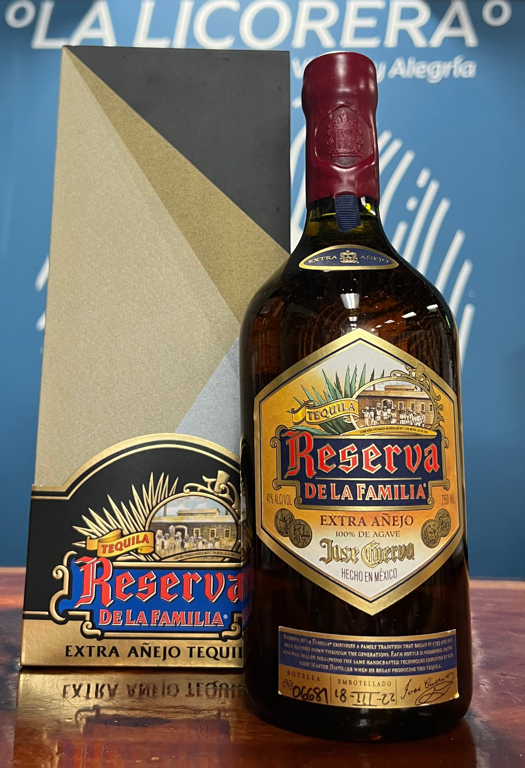 Jose Cuervo Reserva de la Familia EXTRA AÑEJO - 750ml